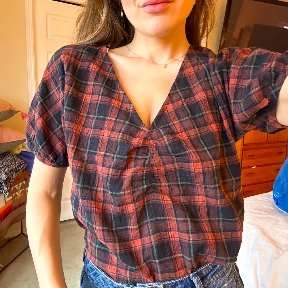 Madewell XS Plaid Shirt plaid in rusty red and brown tones. Lightweight.